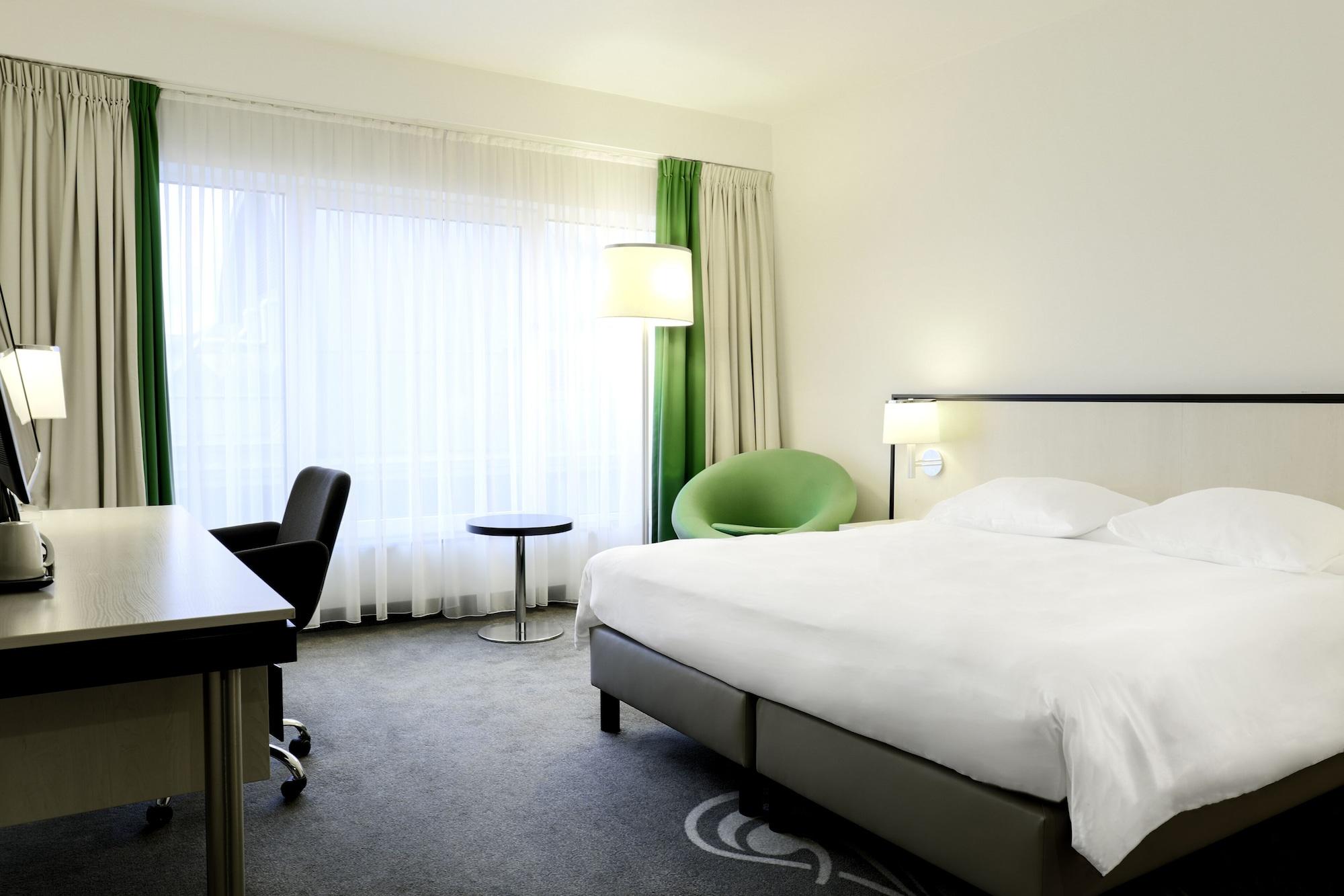 Park Inn By Radisson Brussels Centre Midi Saint-Gilles Exterior photo