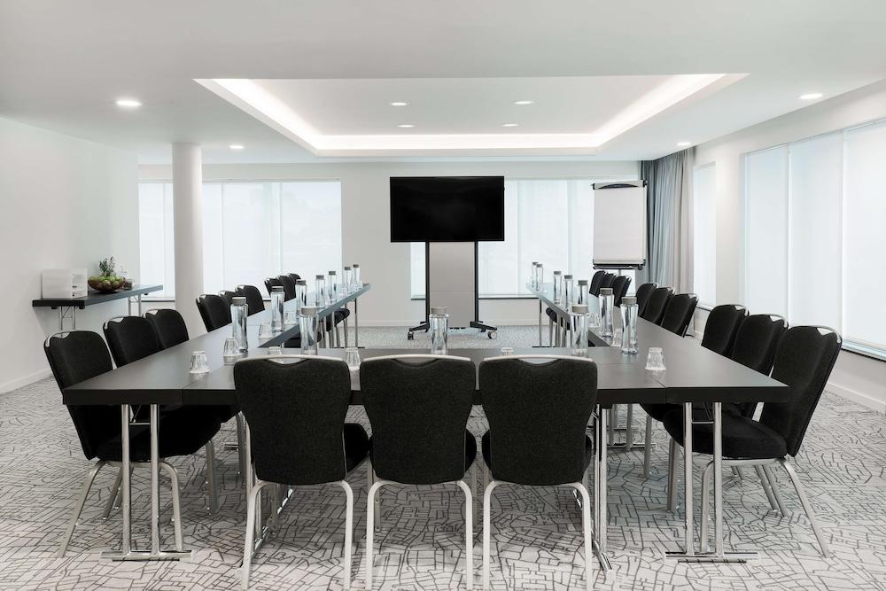 Park Inn By Radisson Brussels Centre Midi Saint-Gilles Exterior photo