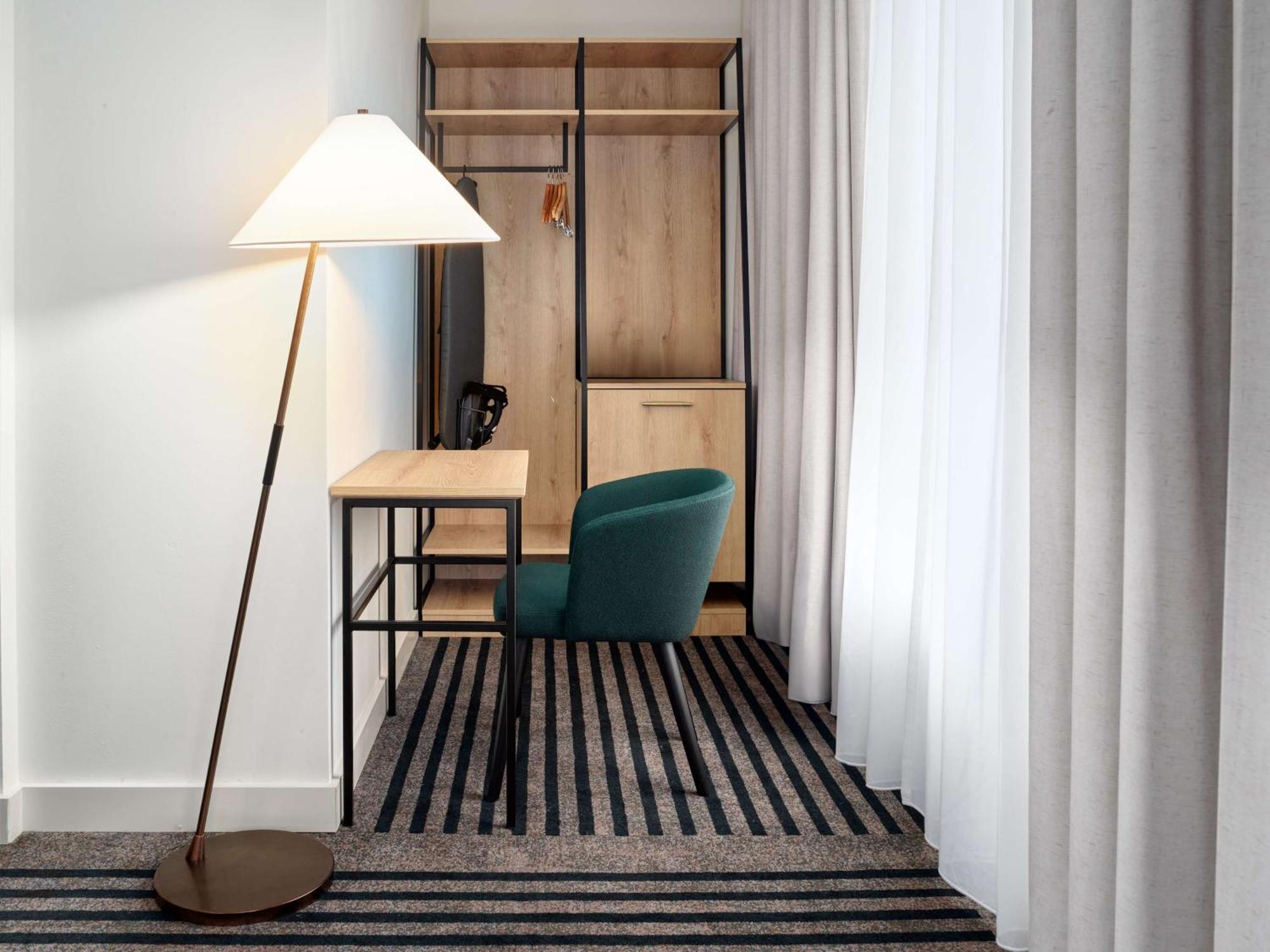 Park Inn By Radisson Brussels Centre Midi Saint-Gilles Exterior photo