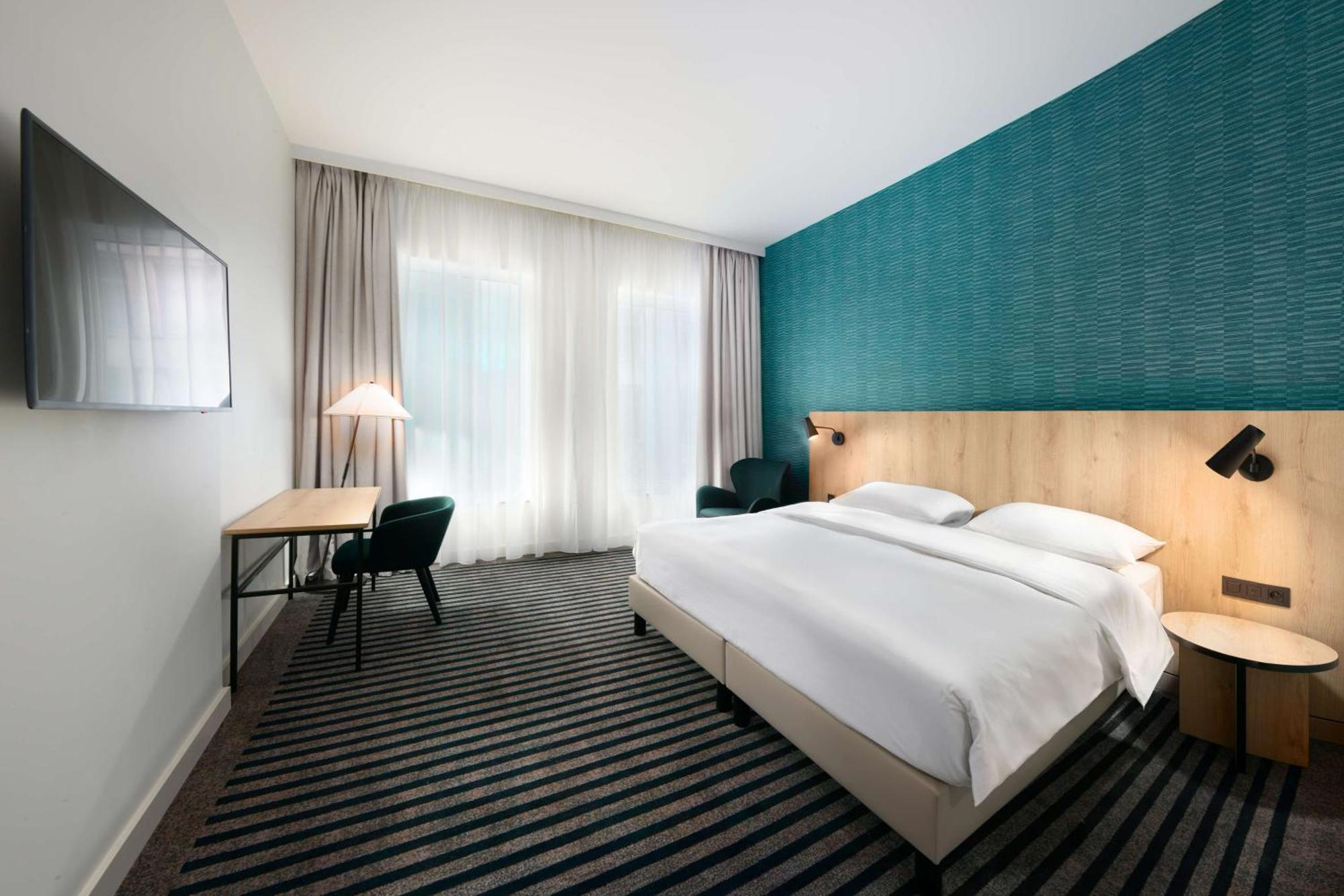 Park Inn By Radisson Brussels Centre Midi Saint-Gilles Exterior photo